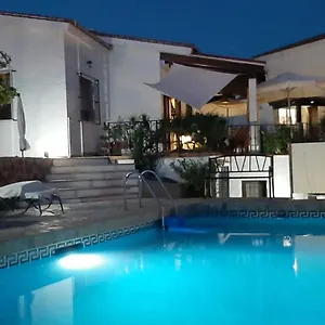 Peinado Grande Village Сasa de vacaciones