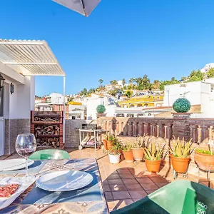 Stunning In Mlaga With 2 Bedrooms And Wifi Сasa de vacaciones